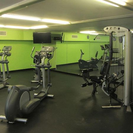 Mainstay Suites Verona Bagian luar foto