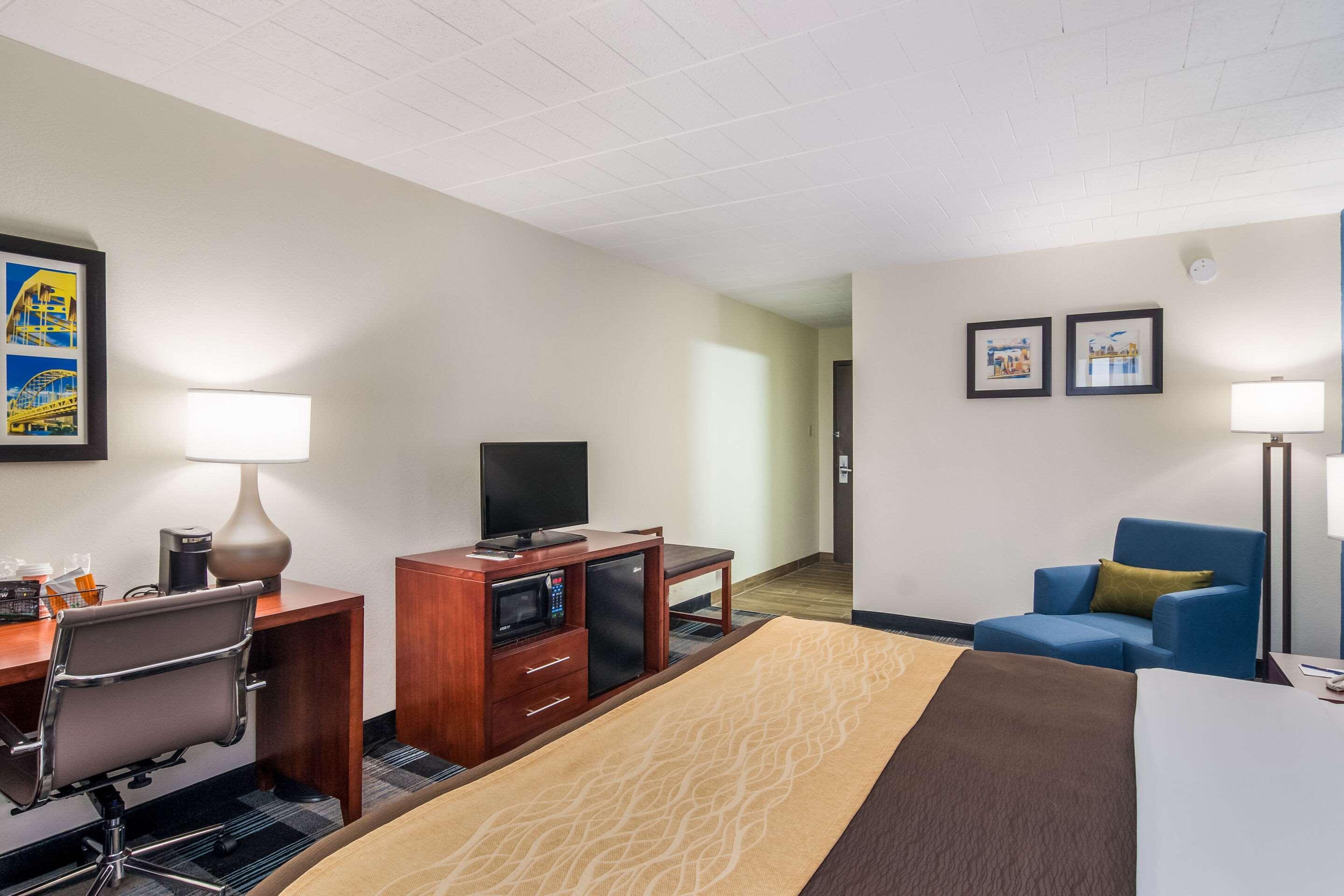 Mainstay Suites Verona Bagian luar foto
