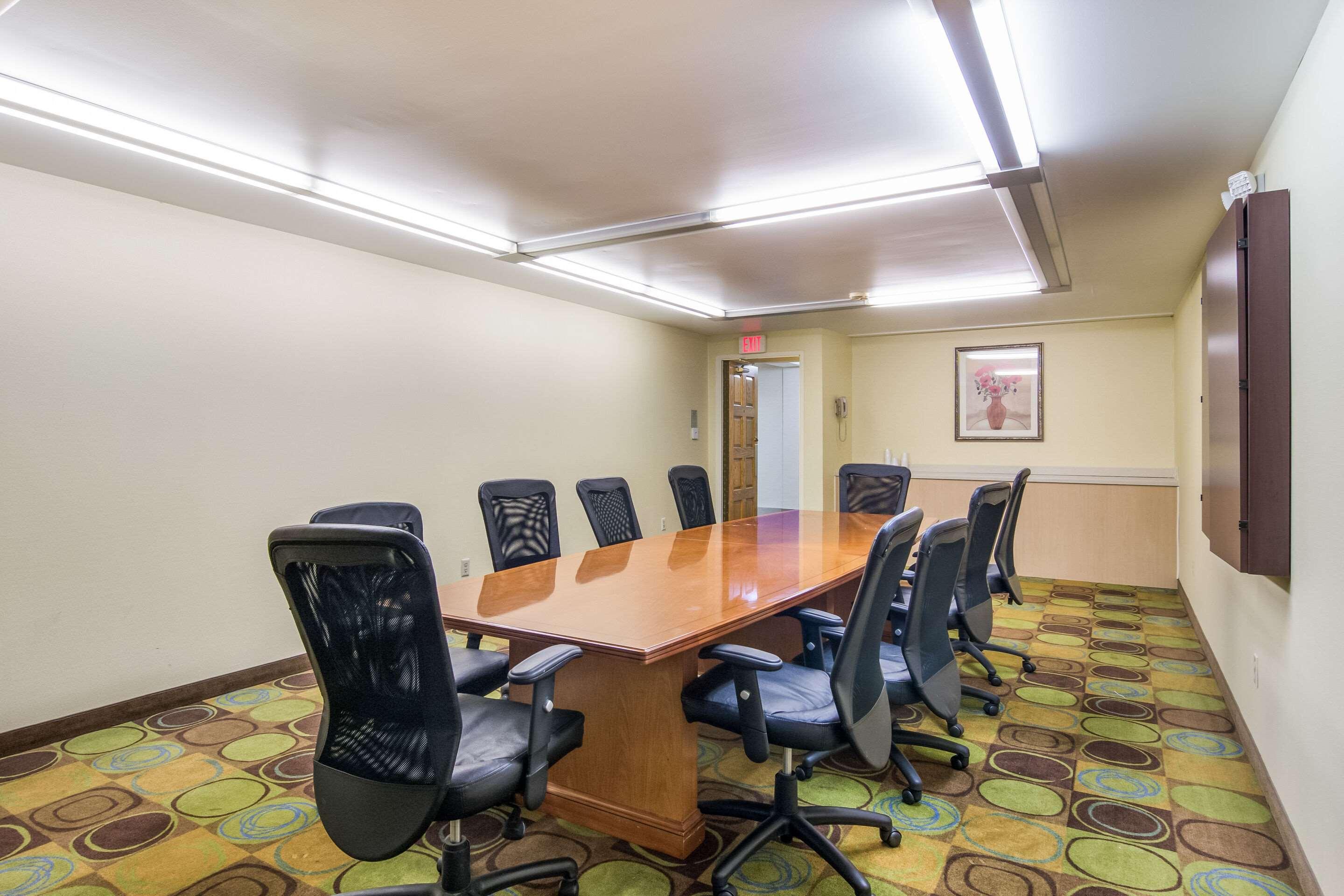 Mainstay Suites Verona Bagian luar foto
