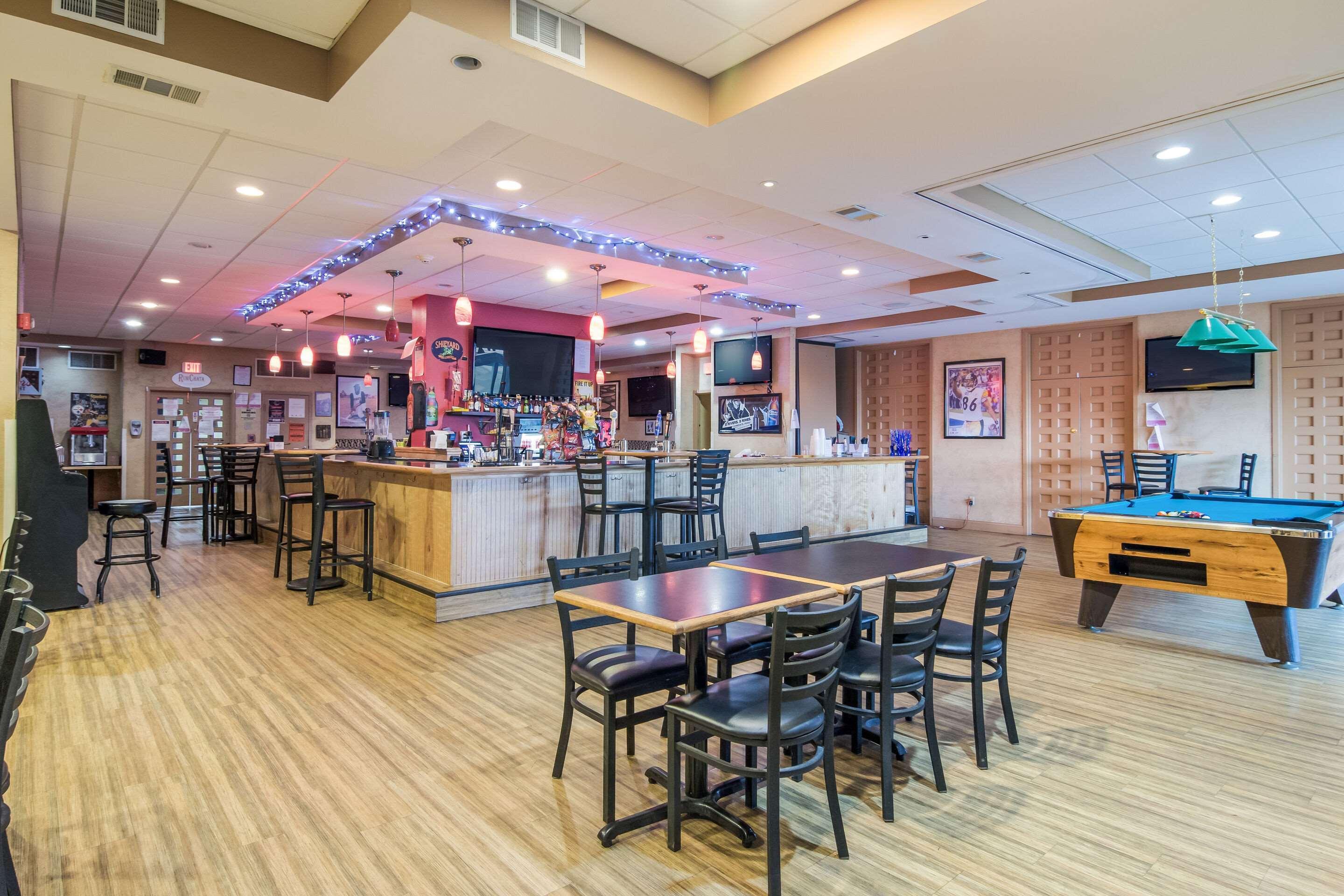 Mainstay Suites Verona Bagian luar foto